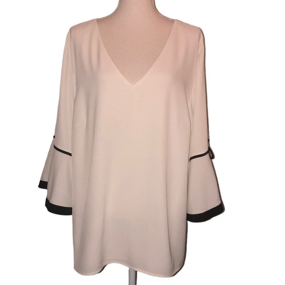CALVIN KLEIN 2X Women's Cream Black Blouse. Small light spot left sleeve.